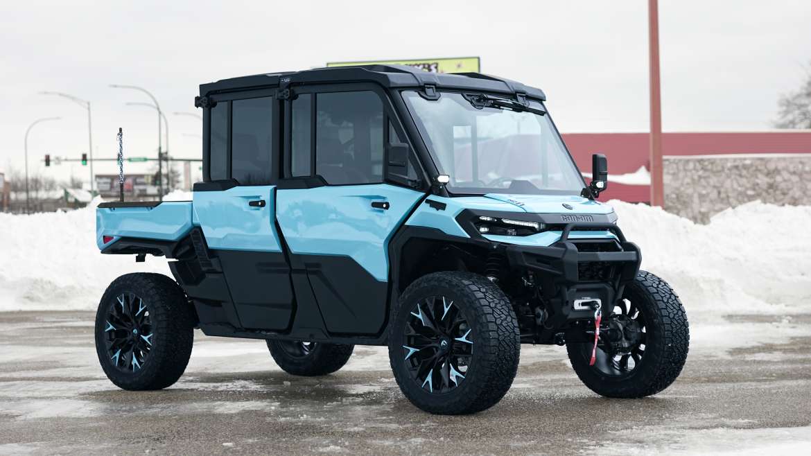 Can-Am Defender HD11