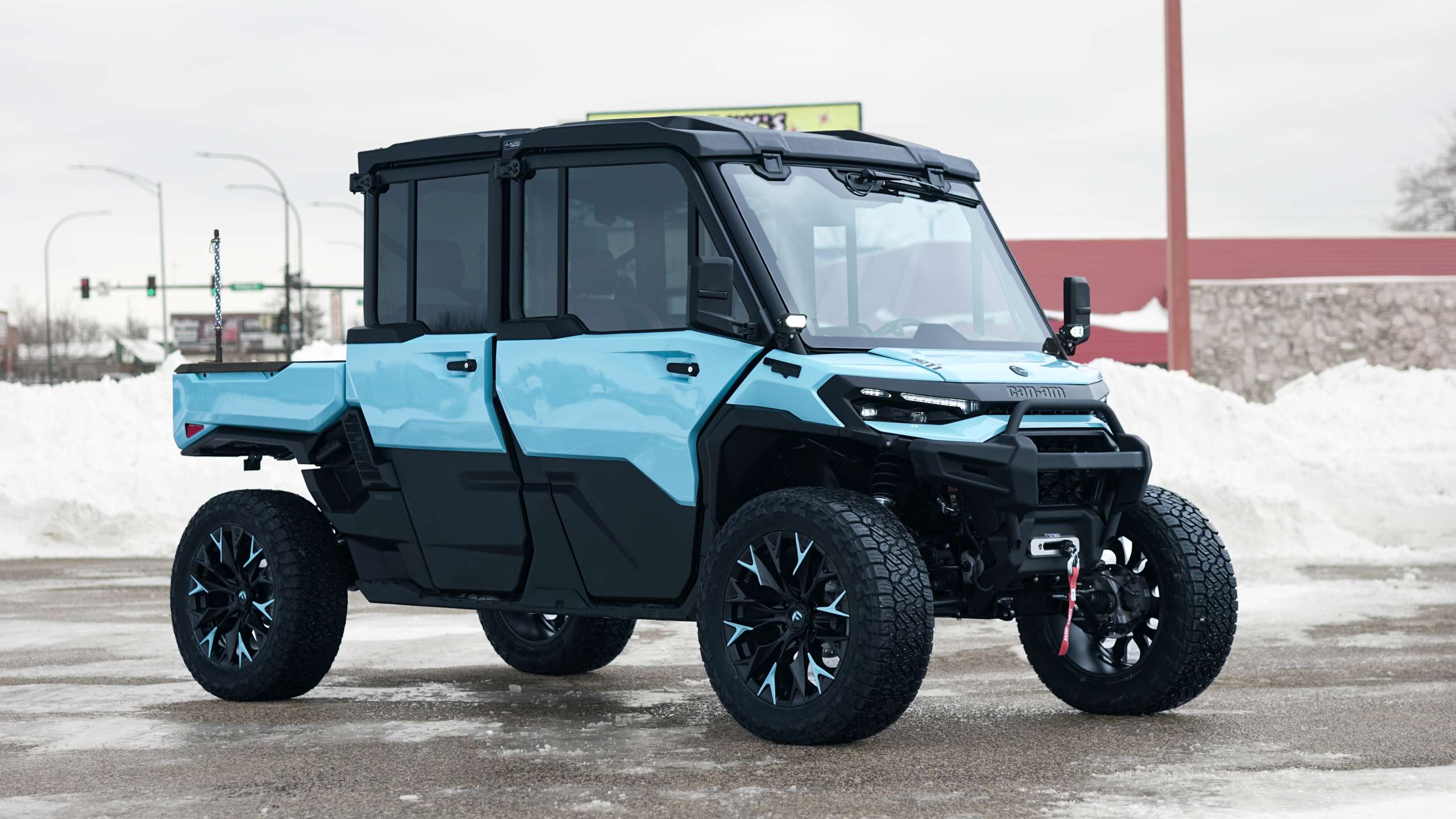 Can-Am Defender HD11