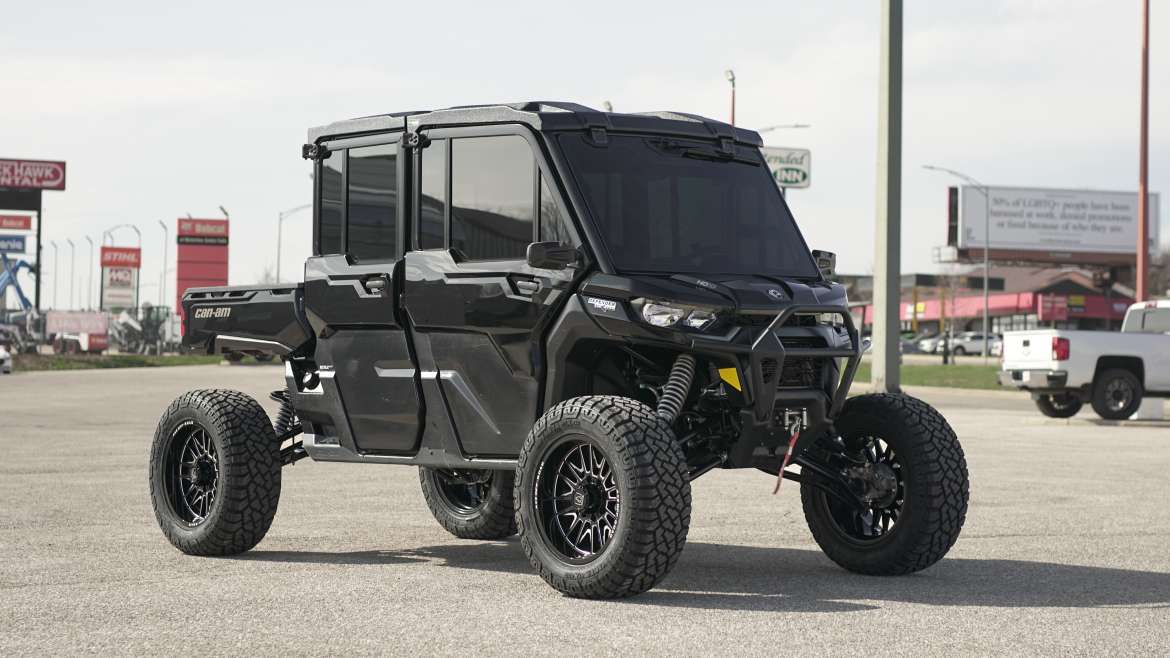 Can-Am Defender HD10